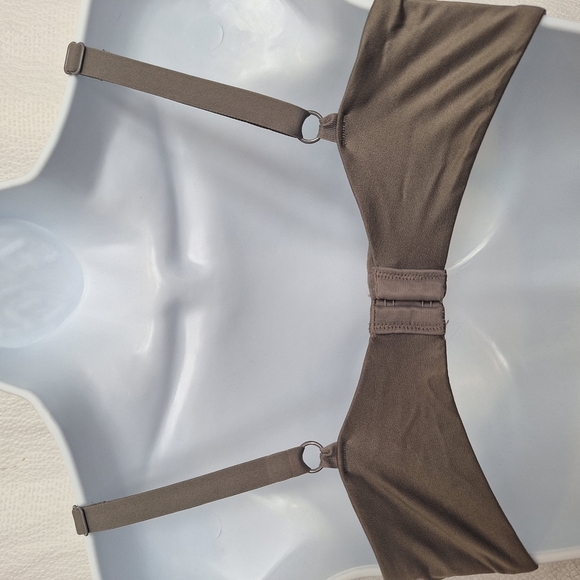 Gray and Black Full-Coverage Bra with Adjustable Straps - Picture 4 of 4